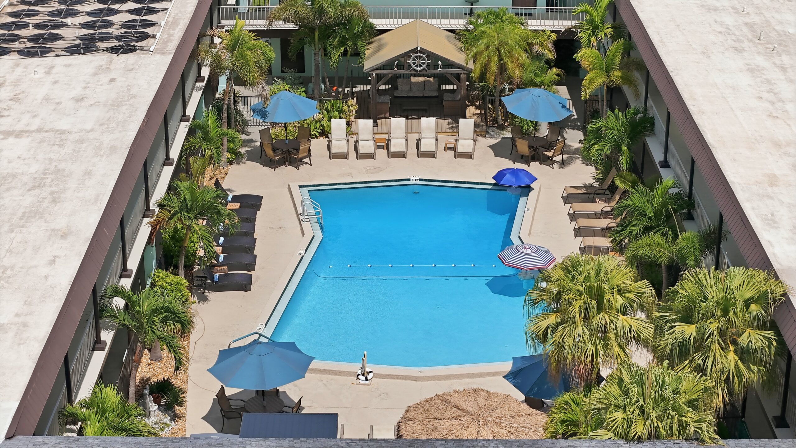 Island House Resort Hotel